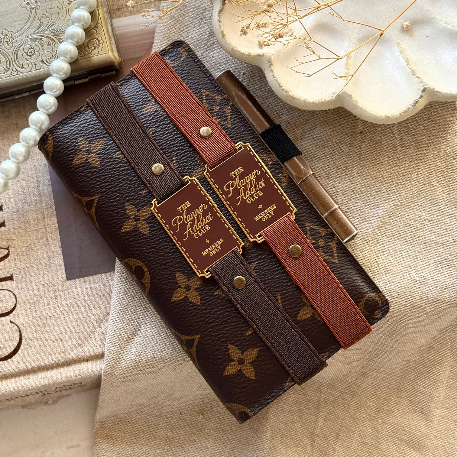 Planner Addict Club | Elastic Band Closure